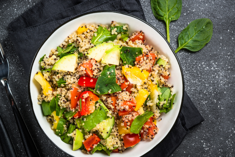 Low-Calorie Snacks For Weight Loss, Quinoa salad with diced vegetables