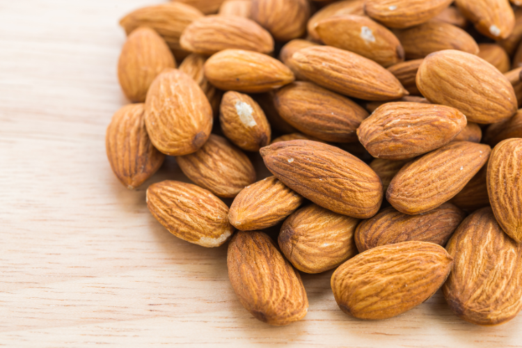 Low-Calorie Snacks For Weight Loss, Raw almonds or other nuts (in small portions)
